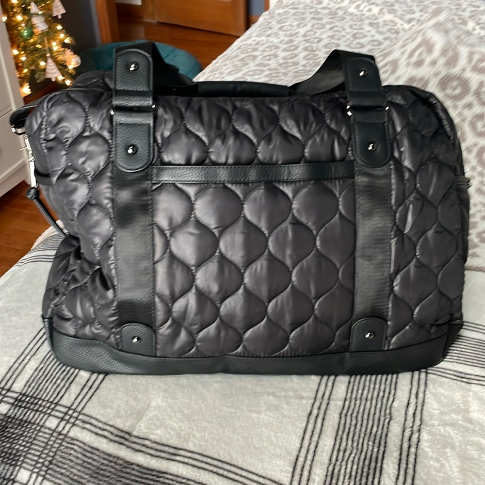 Isaac Mizrahi quilted black puffer duffel weekender bag